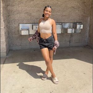 Meet your Posher, Iris